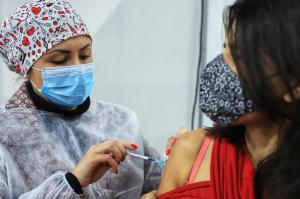 No Paran, so mais 7 milhes de doses aplicadas, alcanando 63% dos adultos