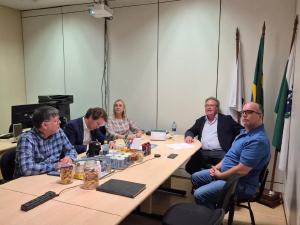 Ações em prol da pessoa idosa são debatidas em reunião do CRM-PR com SEMIPI