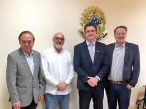 CRM-PR recebe visita de representantes da Associao Mdica de Toledo