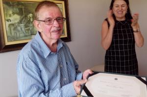 Homenagem a mdico pioneiro de Umuarama