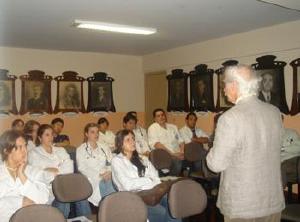 Residentes recebem curso sobre tica e biotica em Ponta Grossa