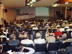 Assemblia da Unimed Curitiba rene mais de 200 mdicos na sede do Conselho