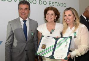 Profissionais da Sade recebem medalha de mrito da Casa Militar