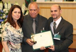 Pesar: mdicos Waldomiro Luiz Rodrigues (CRM-PR 1.475) e Silvio Augusto Zacarias (CRM-PR 12.987)