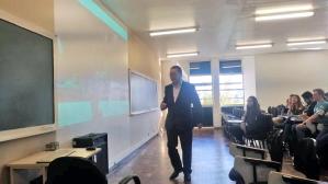 Bate-papo com o CRM-PR rene 60 alunos na UFPR