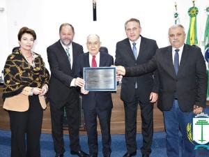 Municpio de Irati concede ttulo de cidado honorrio ao pediatra Luiz Ernesto Pujol