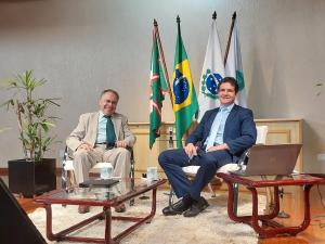 'Caf com o CRM-PR' debate direitos trabalhistas com presidente do Sindicato dos Mdicos