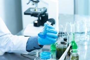 Artigo na revista 'Cancers' aponta terapias especficas com clulas CAR-T para tumores slidos