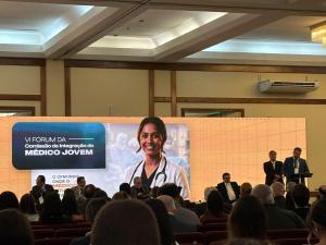 Fórum do CFM discute desafios e perspectivas dos jovens médicos